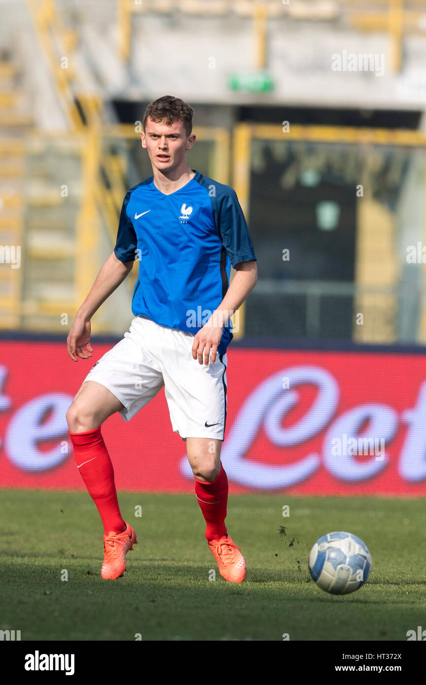 Bologne, Italie. Feb 22, 2017. Jean Ruiz (FRA) Football/soccer U-19 : match  amical entre l'Italie 3-3 France au Stadio Renato Dall'ara de Bologne,  Italie . Credit : Maurizio Borsari/AFLO/Alamy Live News Photo