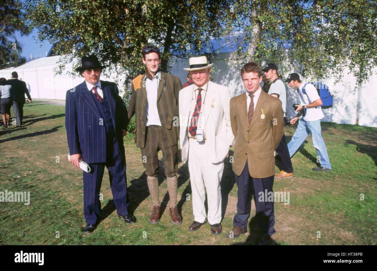 Lord Montagu, Jonathan Montagu et Justin Keen en 1998 Goodwood Revival, Artiste : Inconnu. Banque D'Images