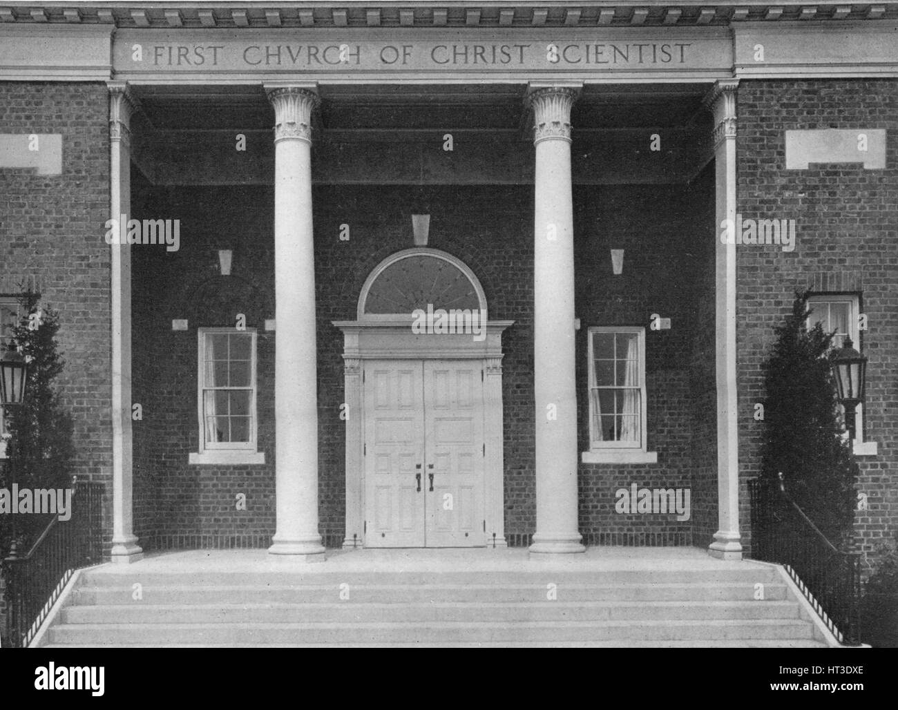 Détail de l'entrée d'une loggia, Première Église du Christ, scientiste, Meriden, Connecticut, 1922. Artiste : Inconnu. Banque D'Images