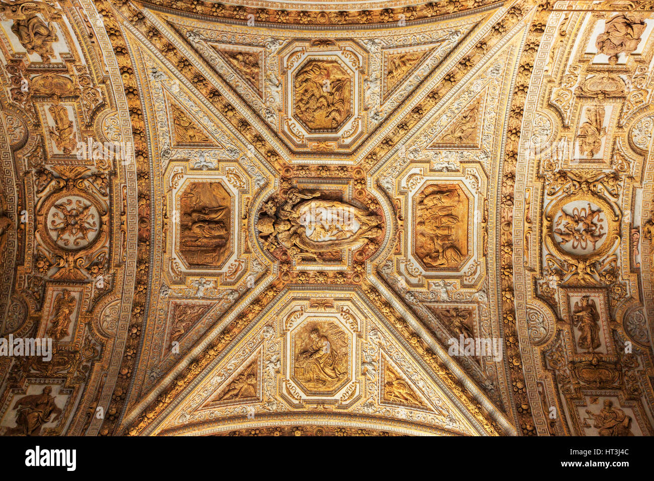 Intérieur de la Basilique Saint-Pierre, Vatican, Rome, Italie Banque D'Images