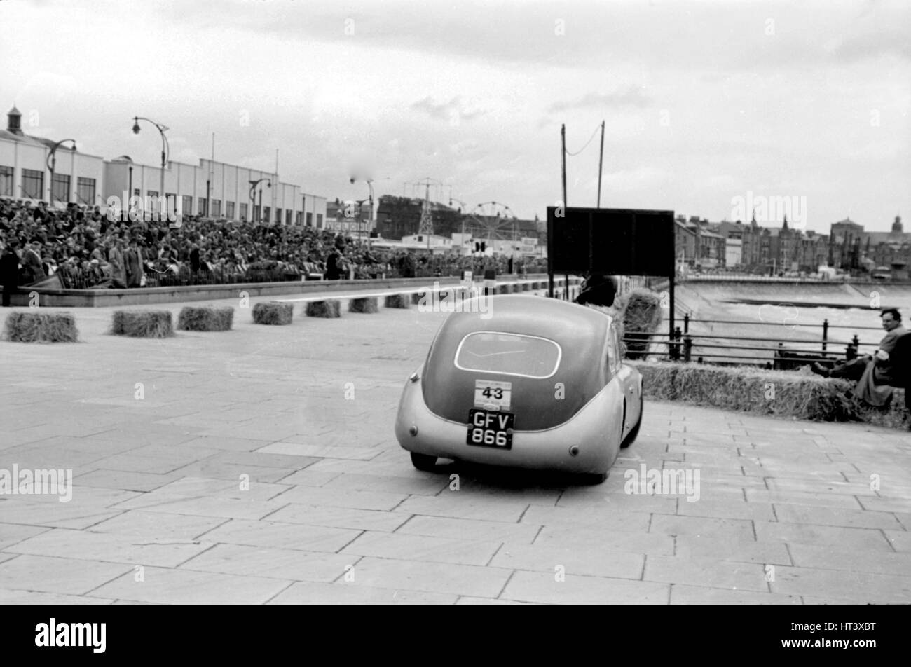 1954 TVR RGS Atalanta corsé prototype, Morecambe rally : Artiste inconnu. Banque D'Images