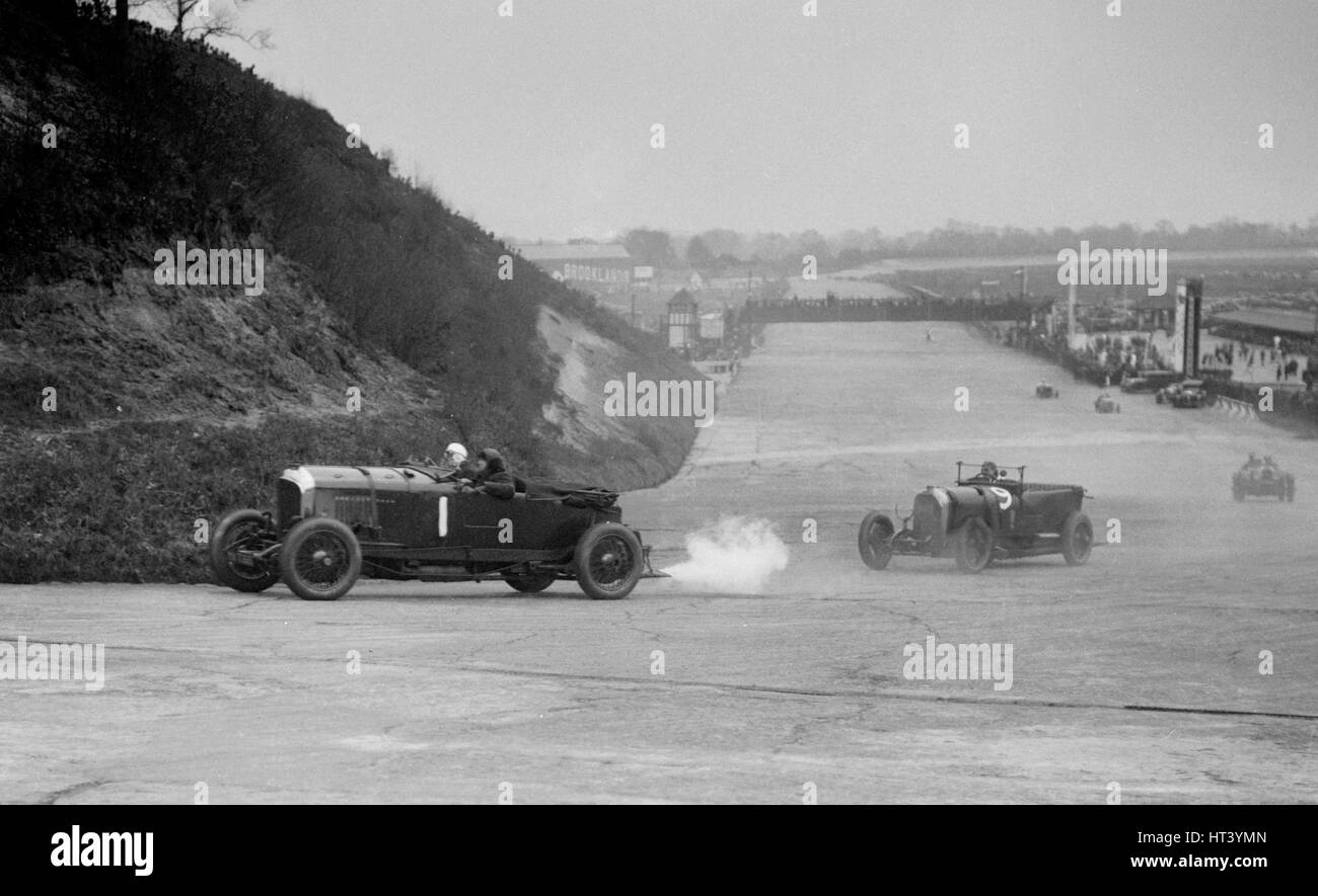 Bentley de Tim Birkin et Austro-Daimler de Edgar Fronteras, BARC, Brooklands, 1930. Artiste : Bill Brunell. Banque D'Images