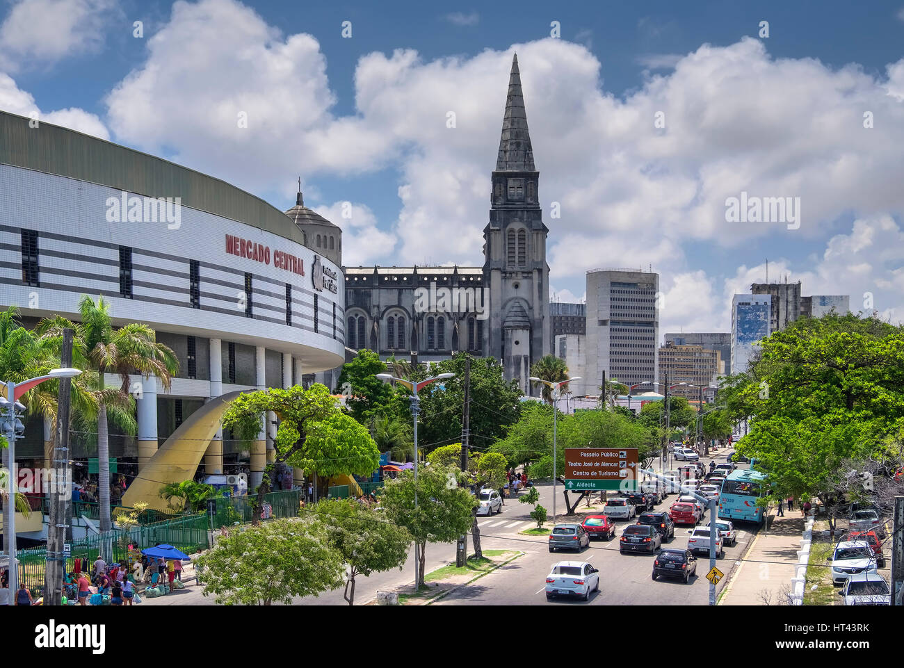 Le Mercado Central ou Marché Central et cathédrale St Joseph, Fortaleza, État de Ceará, Brésil Banque D'Images