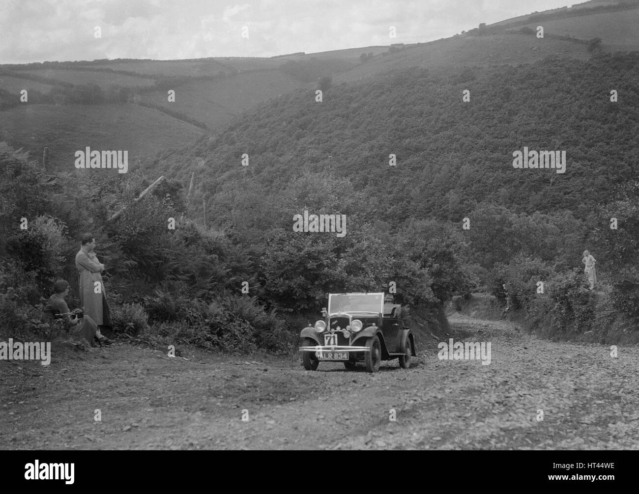Austin 10 concurrentes dans le milieu Surrey AC Barnstaple Procès, mendiants Roost, Devon, 1934. Artiste : Bill Brunell. Banque D'Images