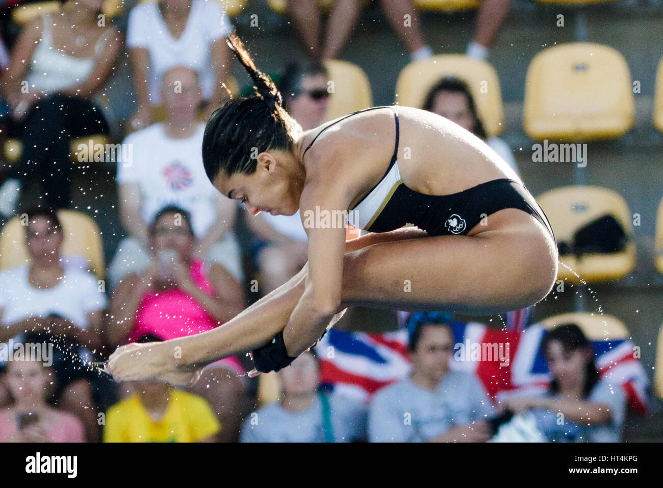 Rio de Janeiro, Brésil. 18 août 2016 Meaghan Benfeito (CAN) participe à la plate-forme de plongée femme 10m préliminaire à l'été 2016 Jeux Olympiques. Banque D'Images