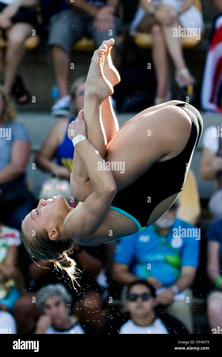 Rio de Janeiro, Brésil. 18 août 2016 Yuliia Prokopchuk (UKR) participe à la plate-forme de plongée femme 10m préliminaire à l'été 2016 Jeux Olympiques. Banque D'Images