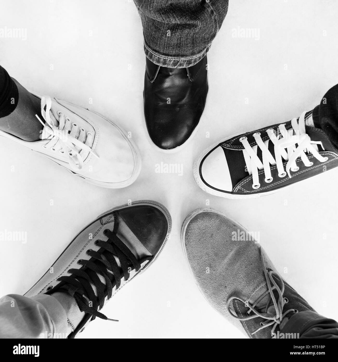 Différents les pieds sur le sol Banque D'Images