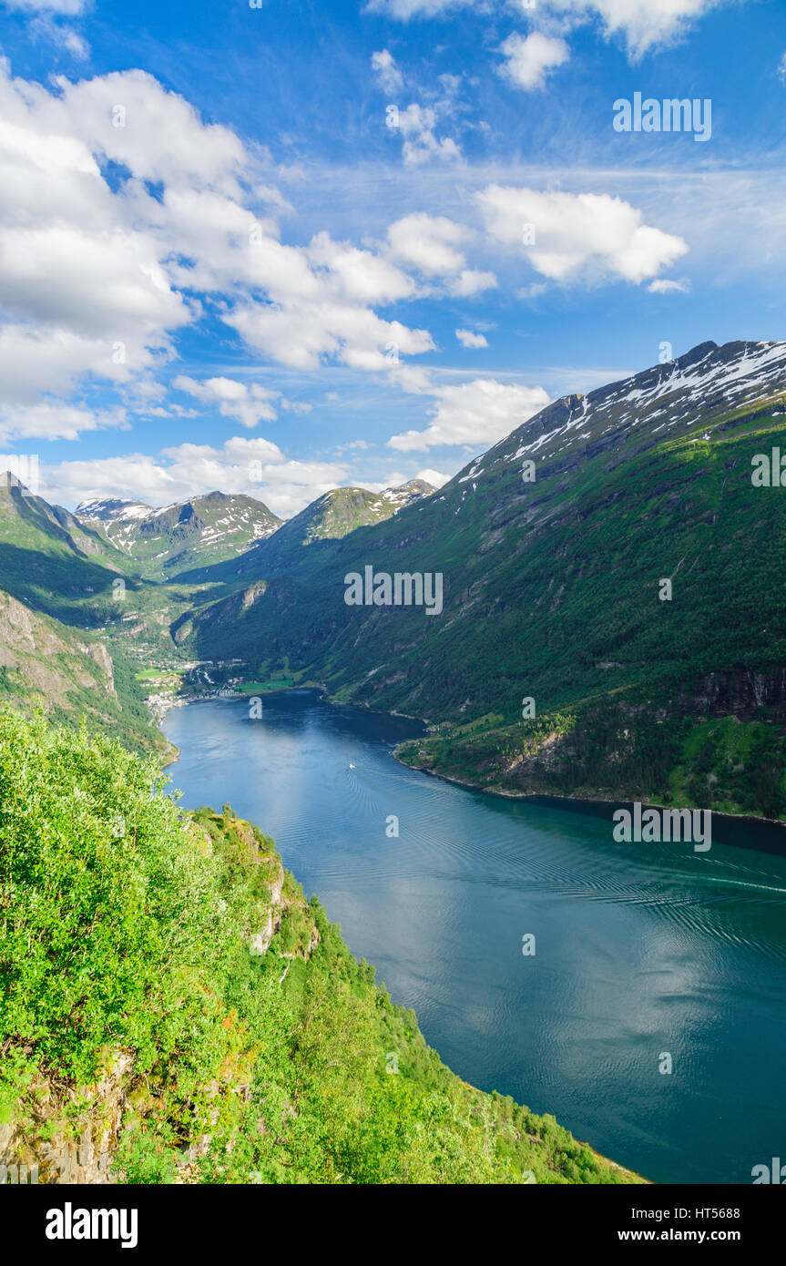 Fin de la ville de Geiranger Geirangerfjord et magnifique vallée à l'été, la Norvège Banque D'Images