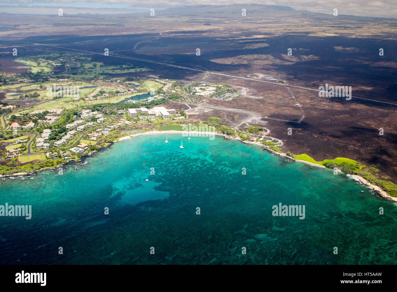 Vue aérienne du complexe de luxe Waikoloa Beach Marriott Resort sur la côte ouest de Big Island, Hawaii, USA. Banque D'Images