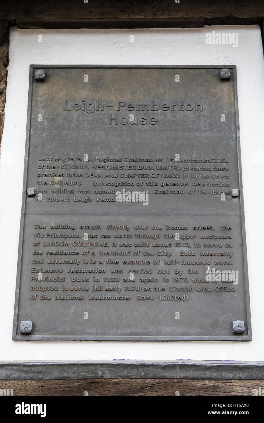 LINCOLN, Royaume-Uni - 27 février 2017 : une plaque sur Leigh-Pemberton maison dans la ville historique de Lincoln, le 27 février 2017. Banque D'Images