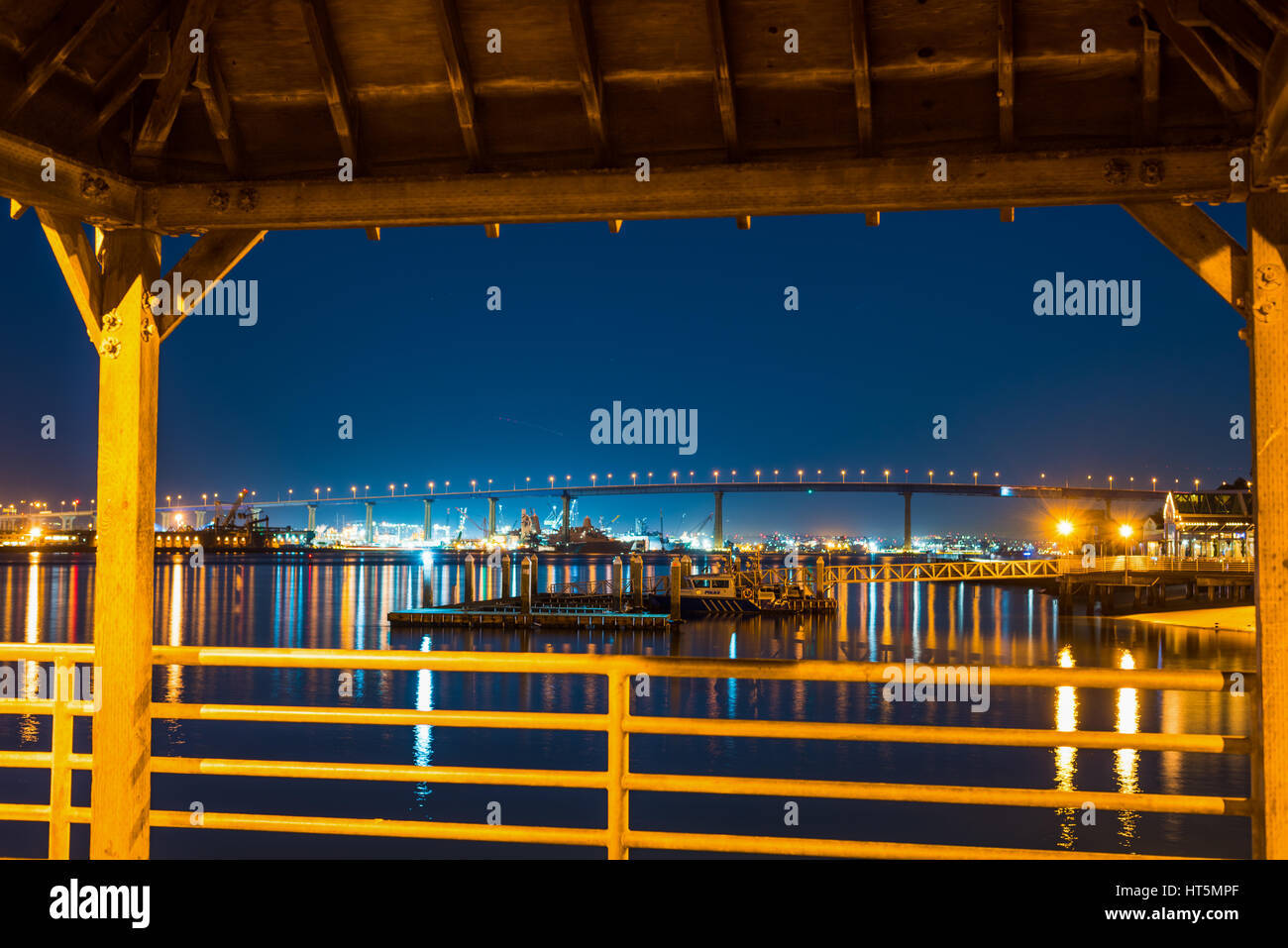 San Diego vu de Coronado Island dans la nuit Banque D'Images