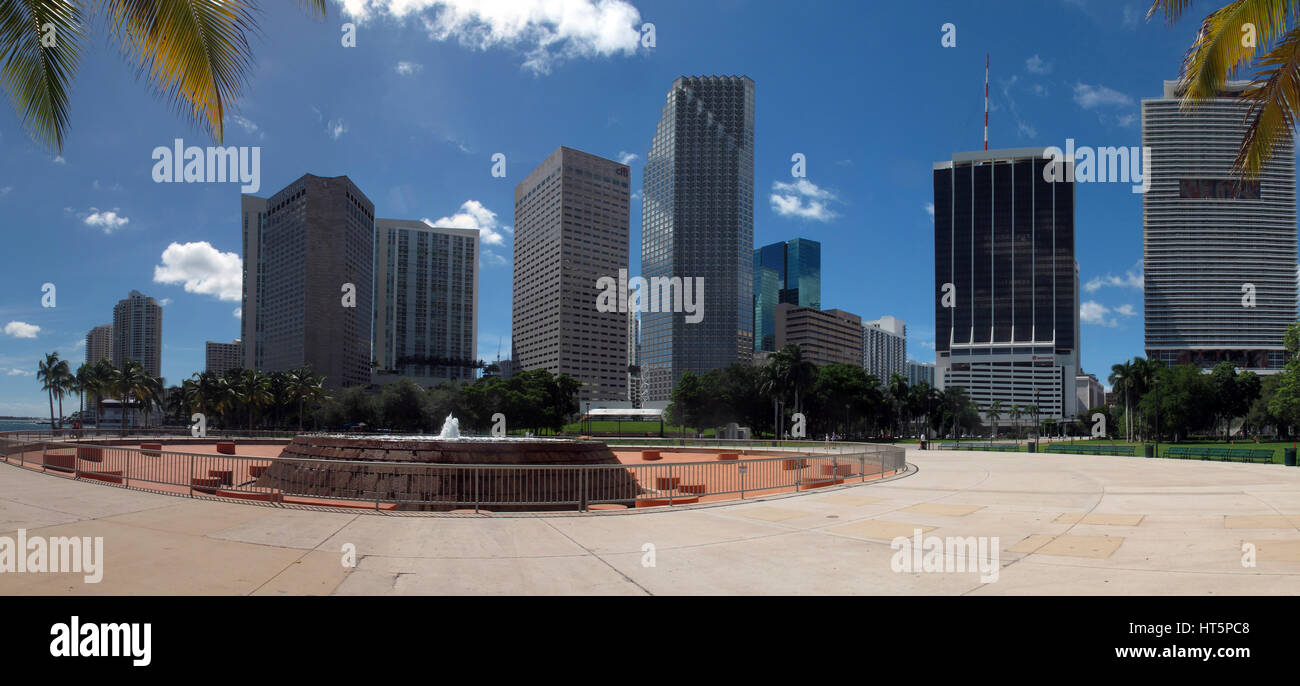 Bayfront Park et Biscayne Boulevard skyline, le centre-ville de Miami, Florida, United States Banque D'Images