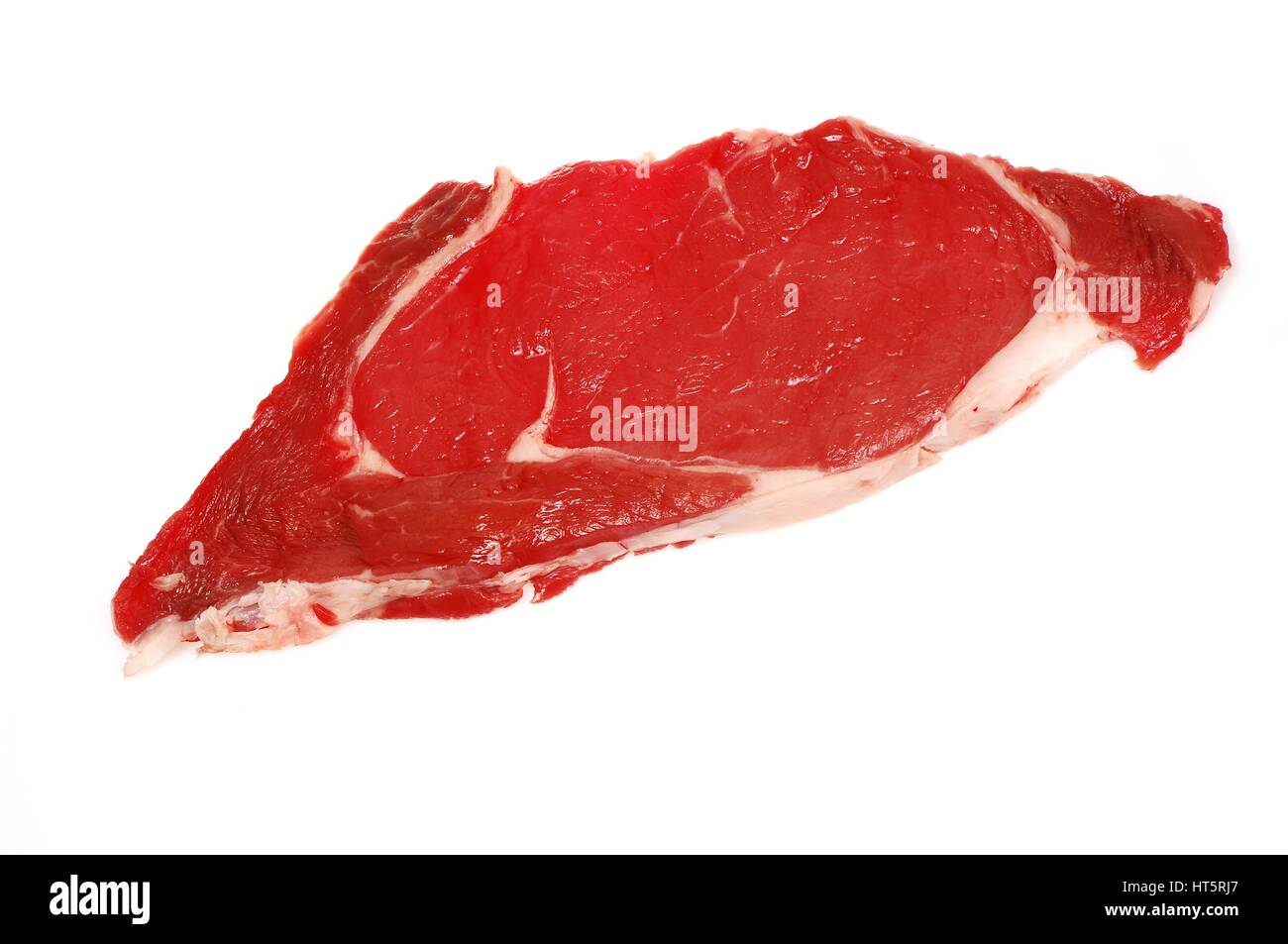 La viande de boeuf cru steak isolé sur fond blanc Banque D'Images