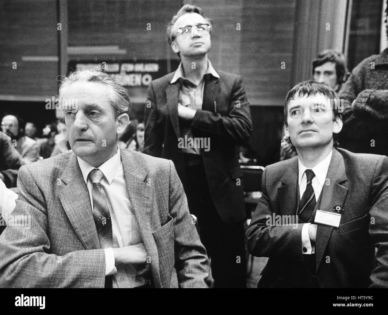Dortmund, Allemagne, June 22,1980 - Erster Bundesparteitag Patrei der Die Gruenen dans der Westfalenhalle Dortmund, v.l.n.r. : Herbert Gruhl, Rudolf Otto Schily, il Banque D'Images