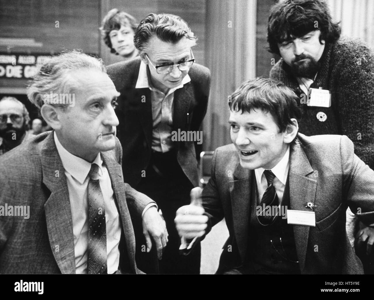 Dortmund, Allemagne, June 22,1980 - de gauche à droite : Herbert Gruhl, Rudolf Otto Schily, il lors de la première convention nationale du Parti Vert allemand (Die Gruenen) à Dortmund Banque D'Images