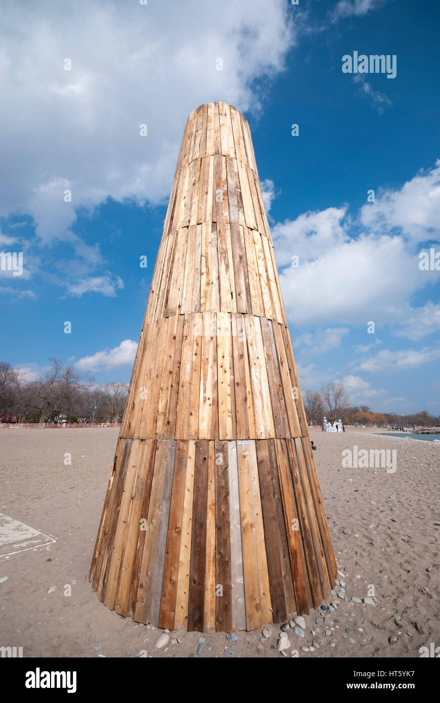 Une plage sculpture intitulée la balise représentant une partie de la traditionnelle lightouse réchauffement 2017 Concours d'art des stations à Toronto Ontario Canada Banque D'Images