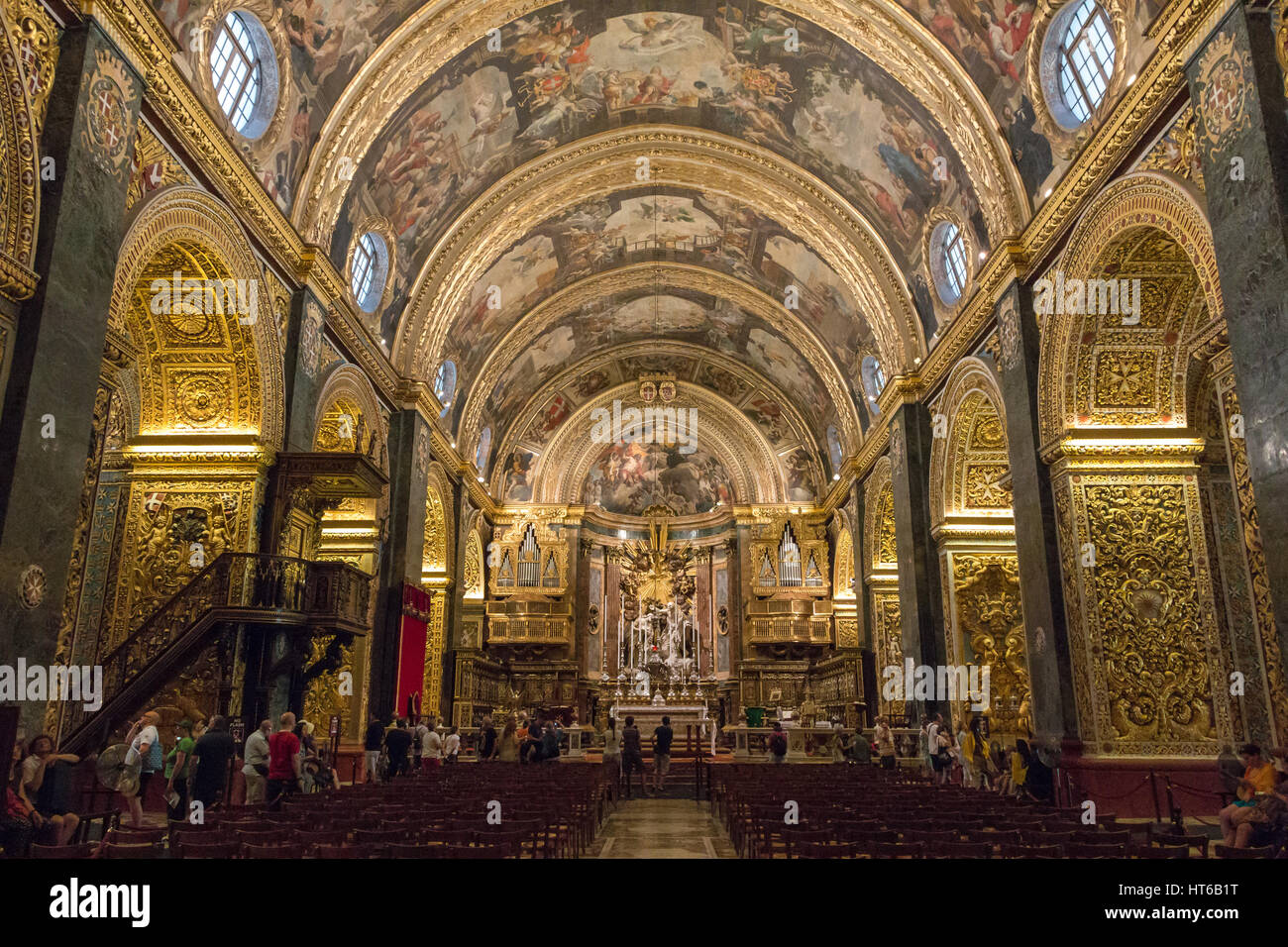 L'autel et nef centrale de la cocathédrale SaintJean à La Valette, Malte Photo Stock Alamy