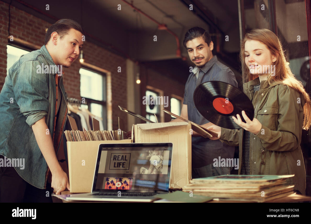 Vinyl Record Store Shopping Musique Oldschool Concept classique Banque D'Images