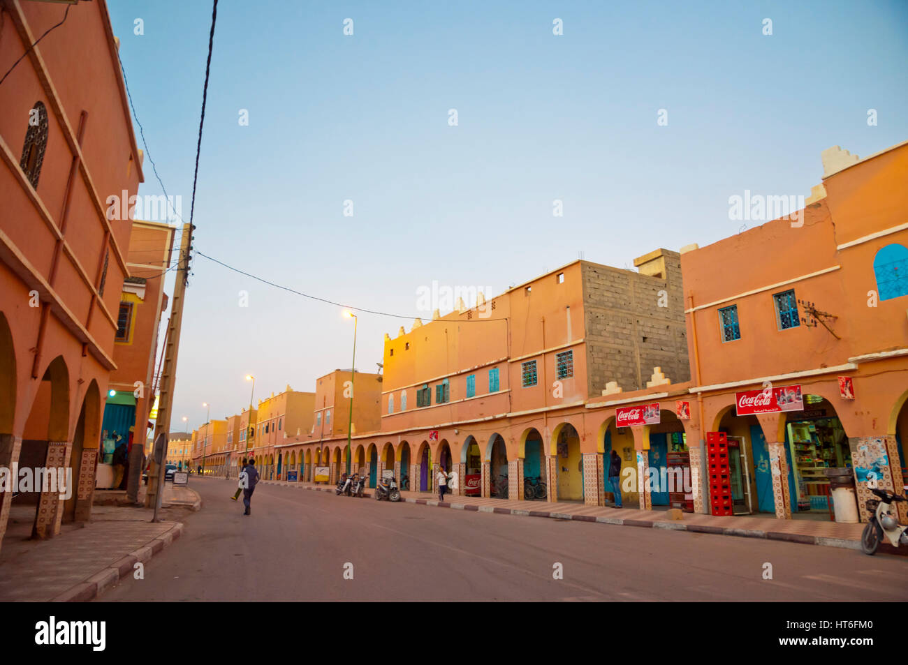 Avenue Mohammed V, main street, Tata, Maroc Banque D'Images