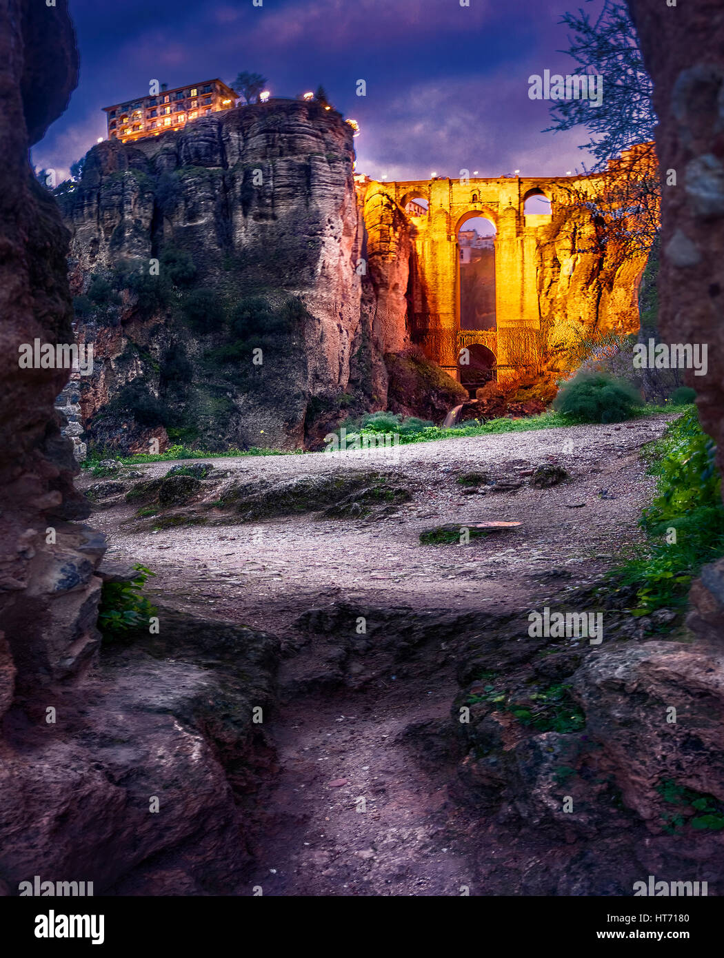 Plus de Puente Nuevo El Tajo canyon Banque D'Images