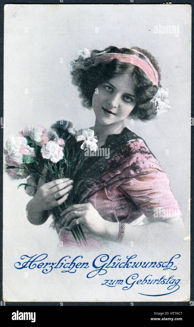 Vintage Happy Birthday Postcard Flowers Banque D Image Et Photos Alamy Vintage Happy Birthday Postcard Flowers Banque D Image Et Photos Alamy