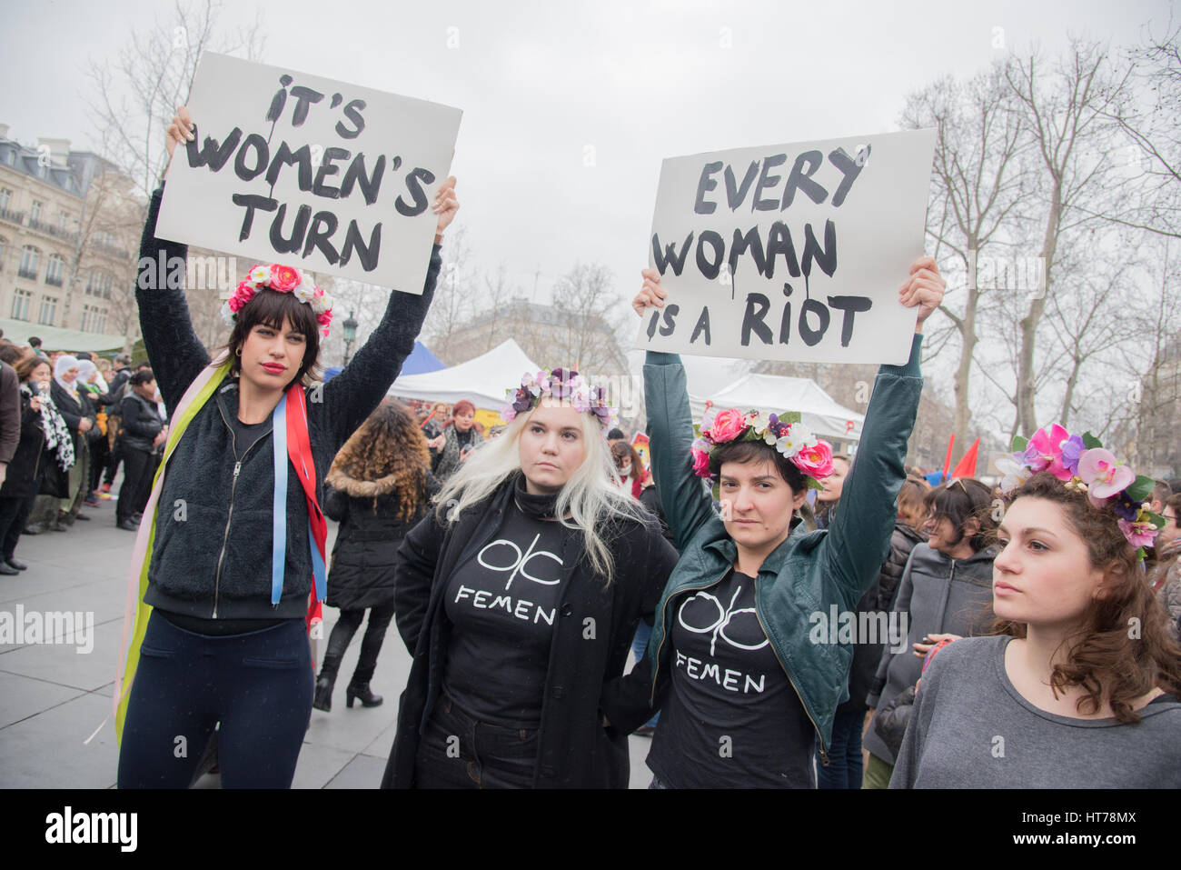 La Journée internationale des femmes à Paris Banque D'Images