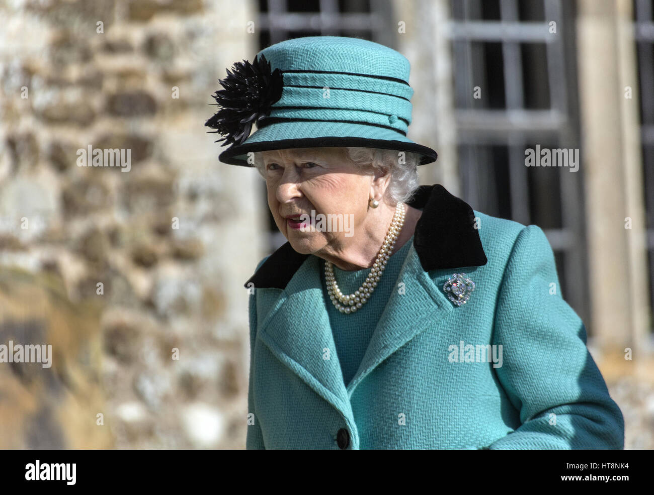 Sa Majesté la Reine Elizabeth II et le Prince Philip, duc d'Édimbourg visite de l'église de St Peter et St Paul à West Newton sur le Sandringham Estate comprend : Sa Majesté la Reine Elizabeth II Où : Norfolk, Royaume-Uni : 05 févr. 2017 Lorsque Banque D'Images