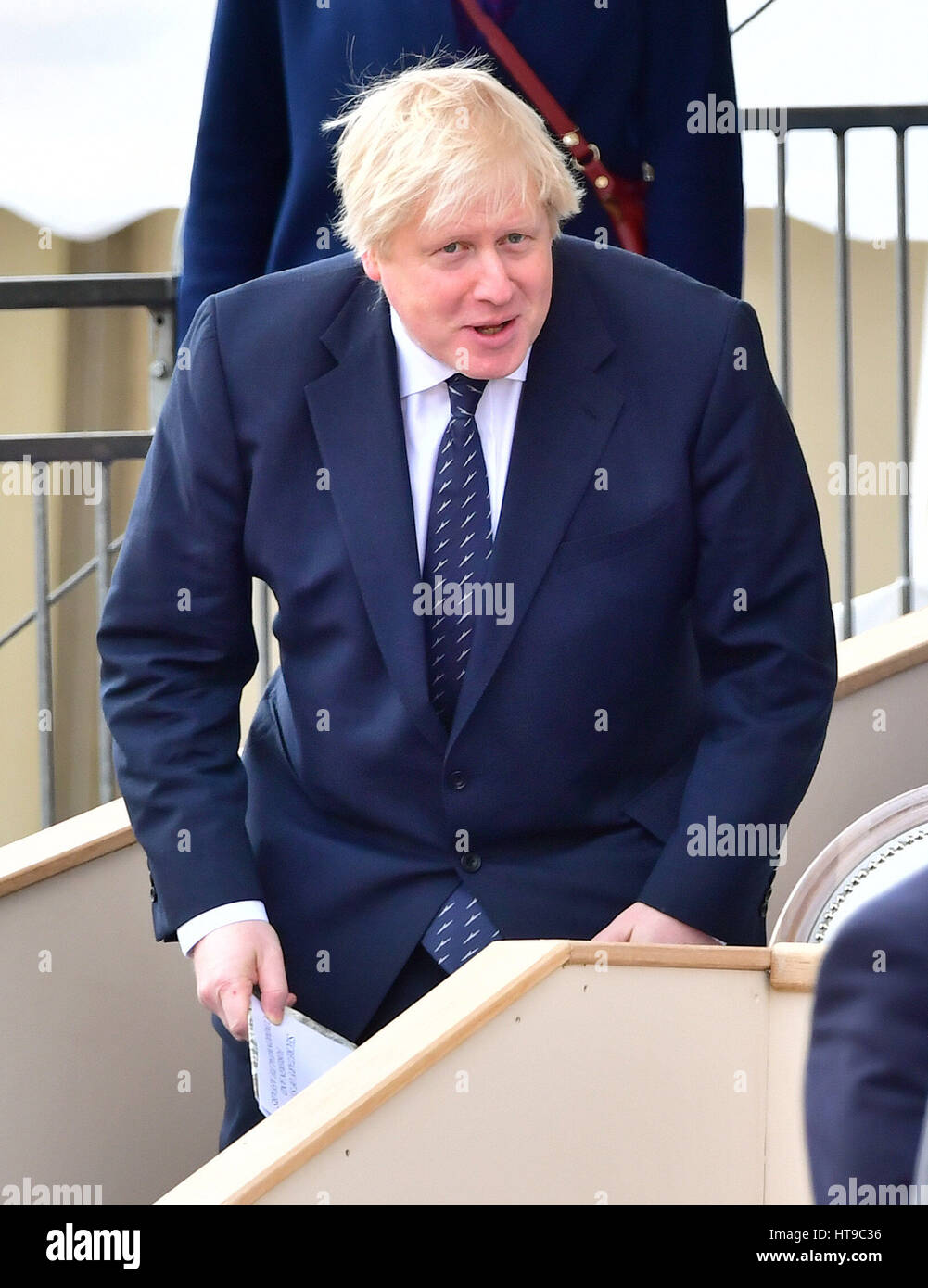 Secrétaire des affaires étrangères, Boris Johnson, assistant à un tambour militaire Service sur Horse Guards Parade à Londres, en avance sur le dévoilement d'un monument commémoratif en l'honneur des forces armées et les civils qui ont servi leur pays pendant la guerre du Golfe et des conflits en Irak et en Afghanistan. Banque D'Images