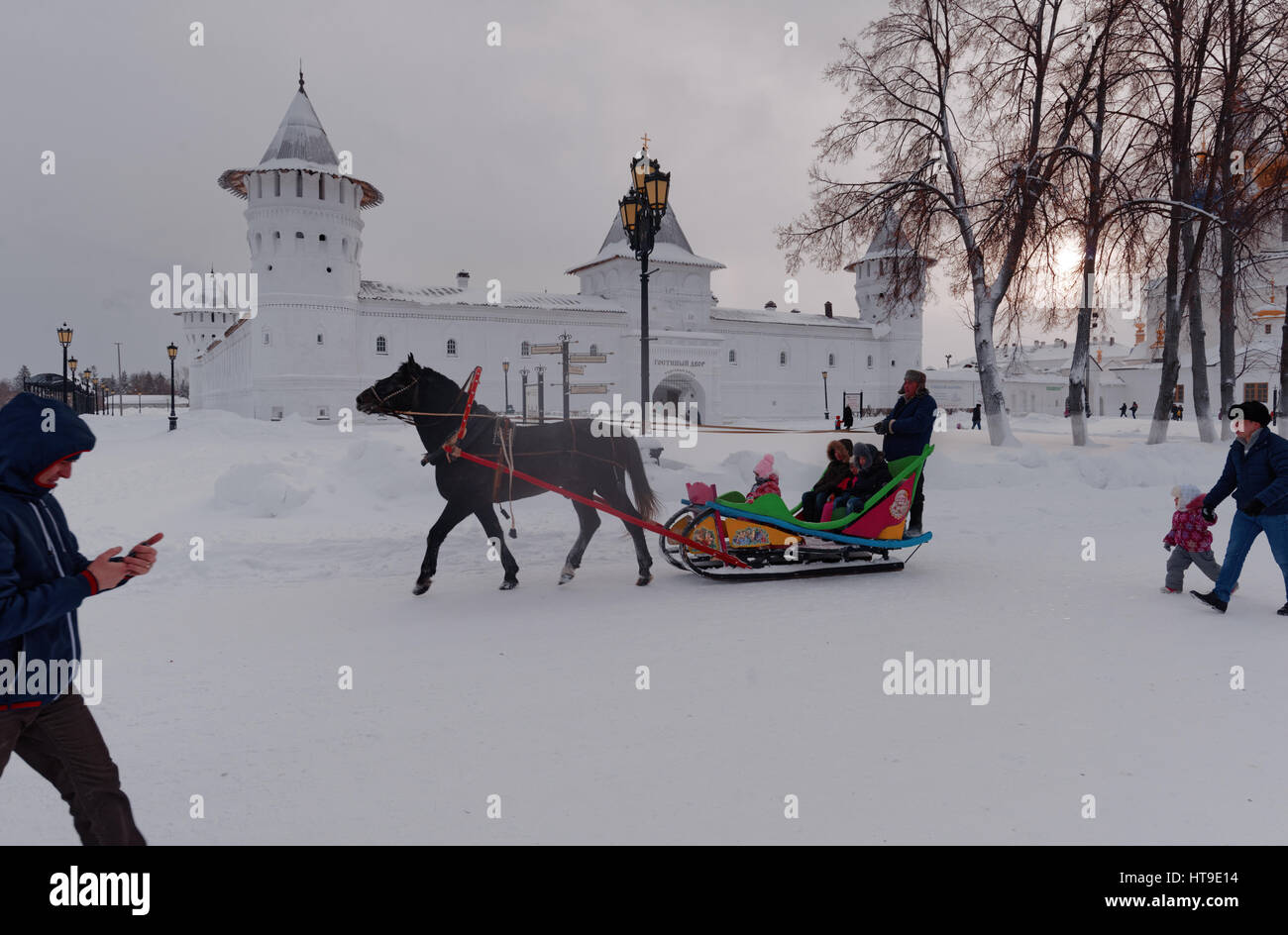 Fêtes de Noël dans la région de Tobolsk, la Russie contre le Kremlin de Tobolsk Banque D'Images