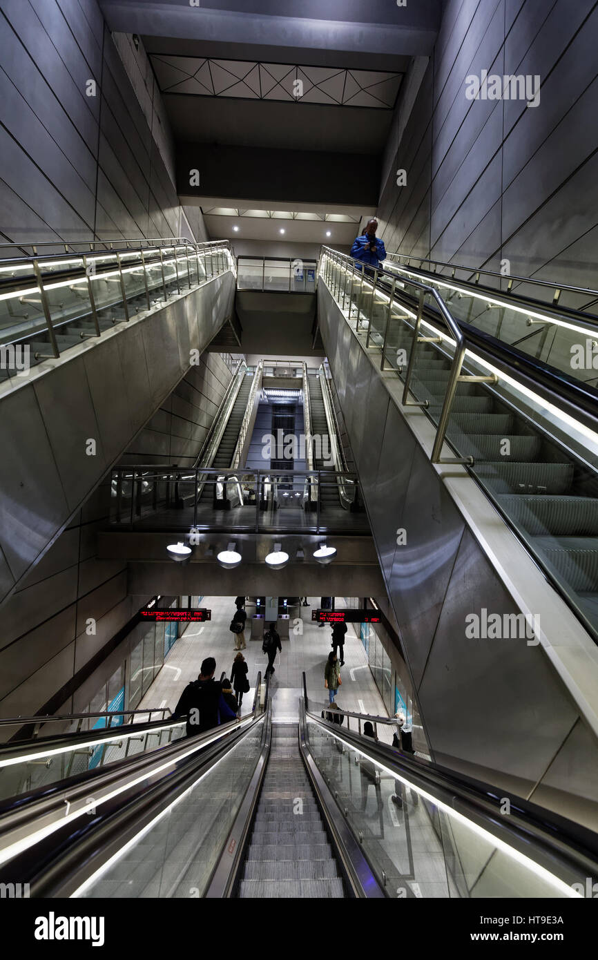 L'un des escalators dans le métro de Copenhague Banque D'Images