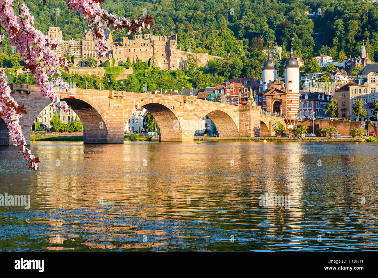 Bridge à Heidelberg au printemps, Allemagne Banque D'Images