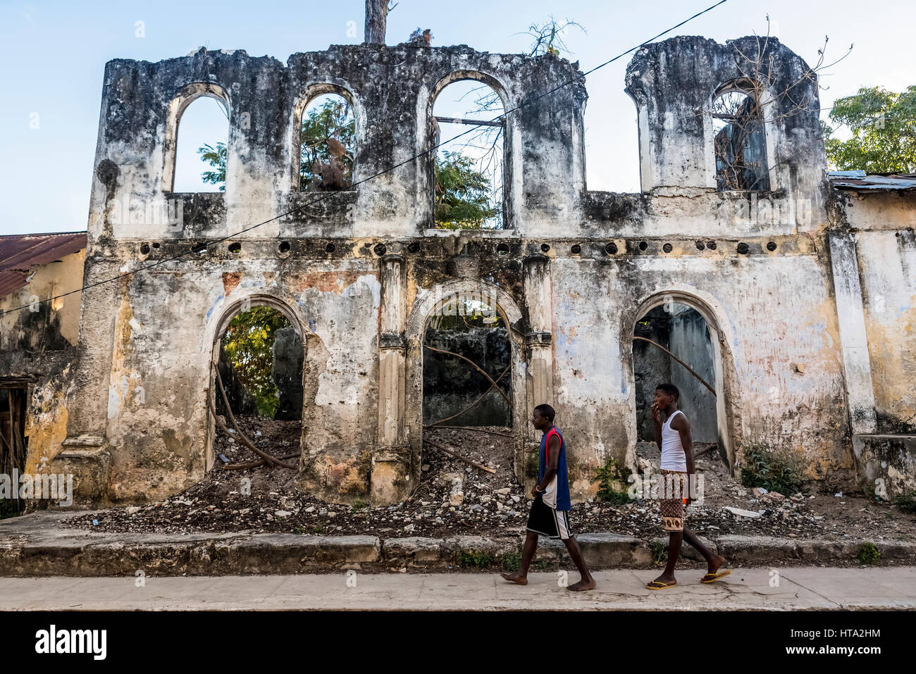 Maisons de style colonial abandonné sur l'île d'Ibo, Parc National des Quirimbas, Cabo Delgado, Mozambique Banque D'Images