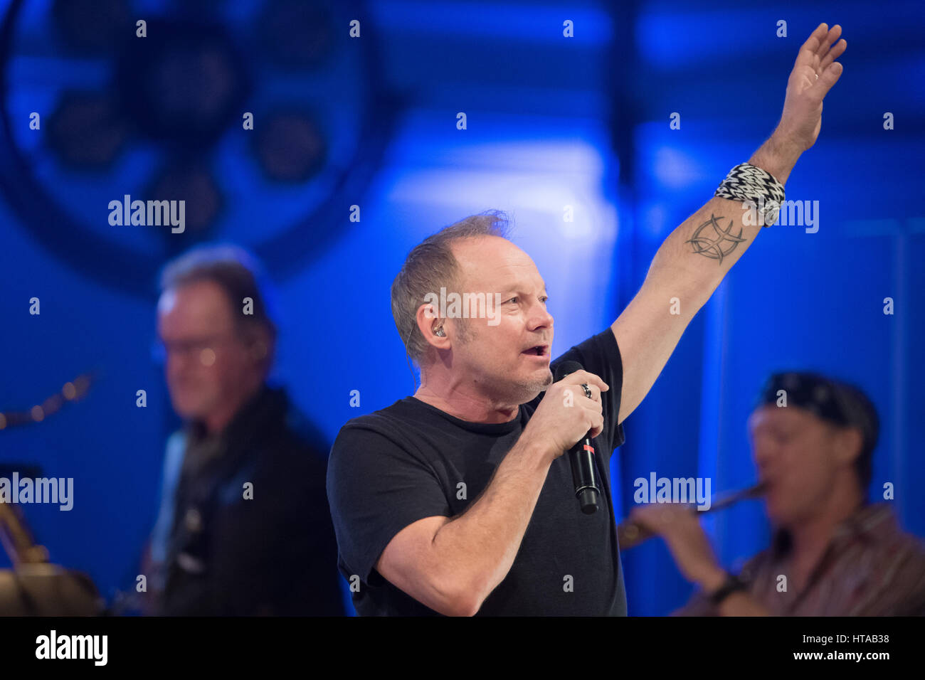 Berlin, Allemagne. 6Th Mar, 2017. Musicien Nick van Eede (réduction des équipages) effectue pendant le concert de Man Doki et les Âmes Soeurs au Konzerthaus à Gendarmenmarkt à Berlin, Allemagne, 6 mars 2017. Après Paris et Londres, le musicien Leslie Mandoki rassembla ses allstar band avec les jazz et rock legends pour le concert à Berlin en Allemagne. Photo : Soeren Stache/dpa/Alamy Live News Banque D'Images