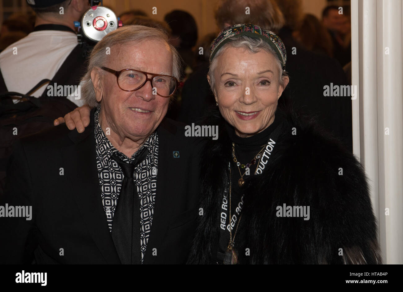 Berlin, Allemagne. 6Th Mar, 2017. Klaus Doldinger musicien et sa femme Inge Beck, photographié au concert de Man Doki et les Âmes Soeurs au Konzerthaus à Gendarmenmarkt à Berlin, Allemagne, 6 mars 2017. Après Paris et Londres, le musicien Leslie Mandoki rassembla ses allstar band avec les jazz et rock legends pour le concert à Berlin en Allemagne. Photo : Soeren Stache/dpa/Alamy Live News Banque D'Images