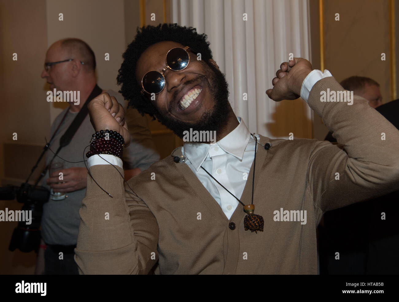 Berlin, Allemagne. 6Th Mar, 2017. Cory musicien Henry (Snarky Puppy), photographié au concert de Man Doki et les Âmes Soeurs au Konzerthaus à Gendarmenmarkt à Berlin, Allemagne, 6 mars 2017. Après Paris et Londres, le musicien Leslie Mandoki rassembla ses allstar band avec les jazz et rock legends pour le concert à Berlin en Allemagne. Photo : Soeren Stache/dpa/Alamy Live News Banque D'Images