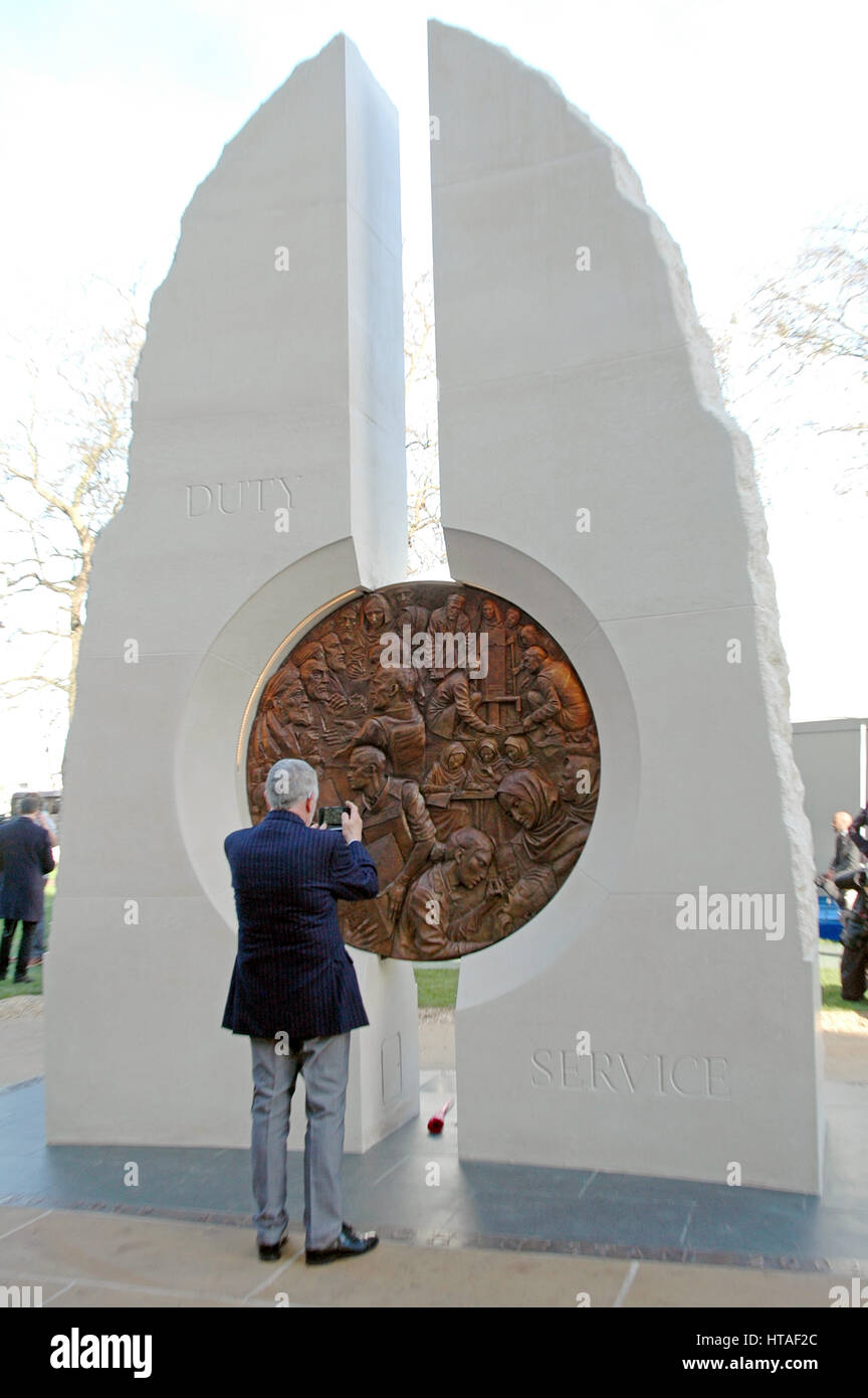 Londres, Royaume-Uni. 10 Mar, 2017. Service civil et militaire en Irak et Afghanistan mémoire par Paul jour dévoilé à Londres le Victoria Embankment. Credit : JOHNNY ARMSTEAD/Alamy Live News Banque D'Images