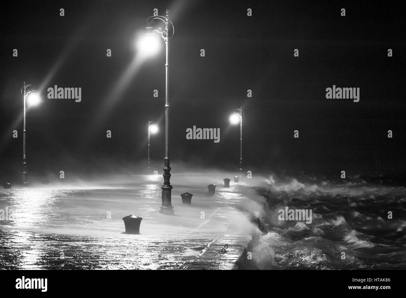 Pier avec fort vent Banque D'Images