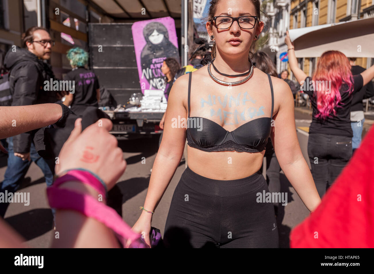Milano, Italie. 8 mars, Journée des femmes. Manifestation pour les droits des femmes "Non una di meno -pas un de moins". Banque D'Images