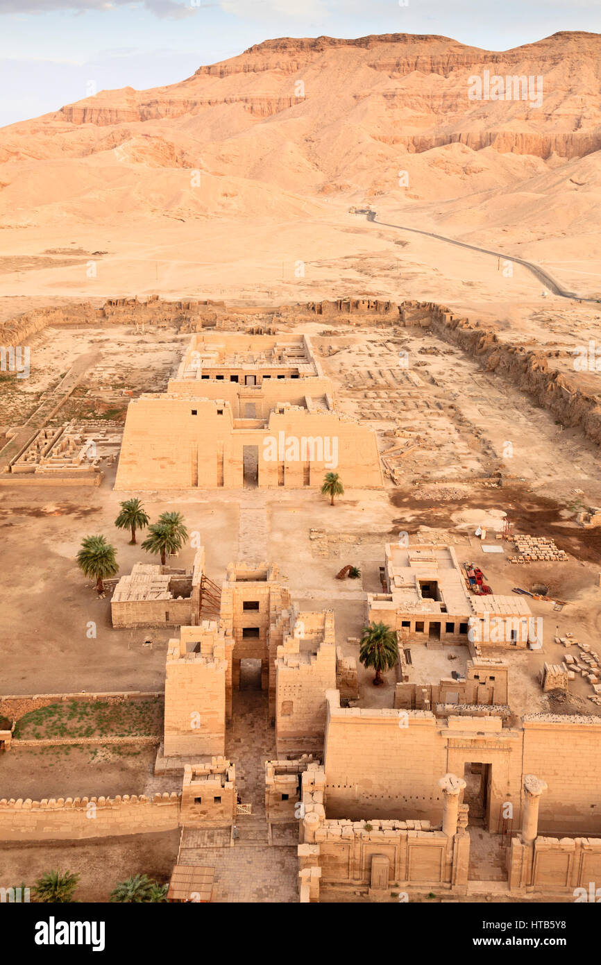 Medinet tabu temple, vallée des Reines, Luxor, Egypte Banque D'Images