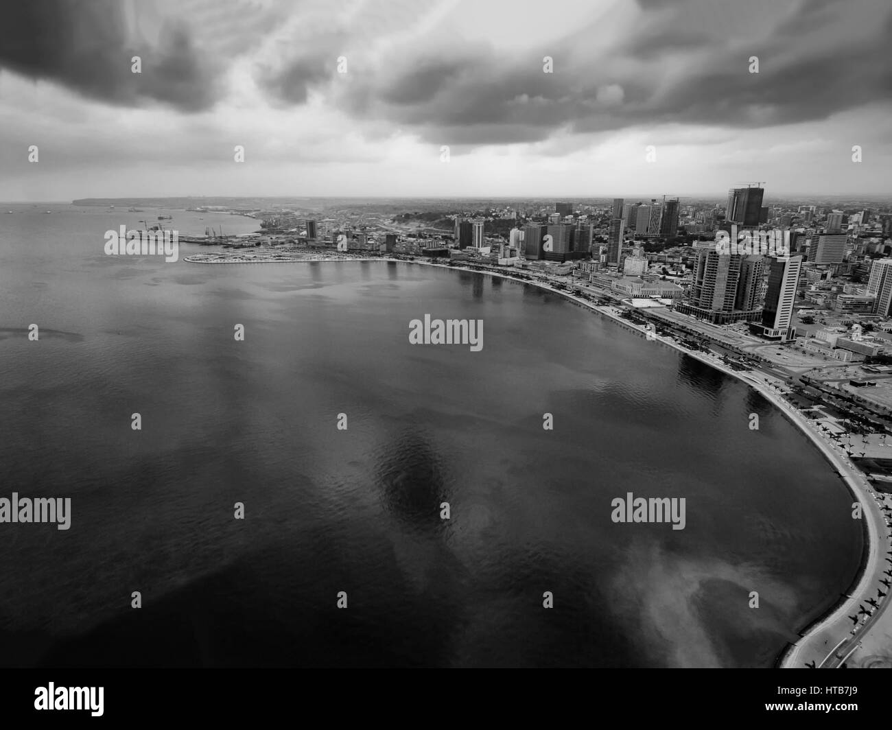 Antenne de la baie de luanda Banque de photographies et d’images à ...