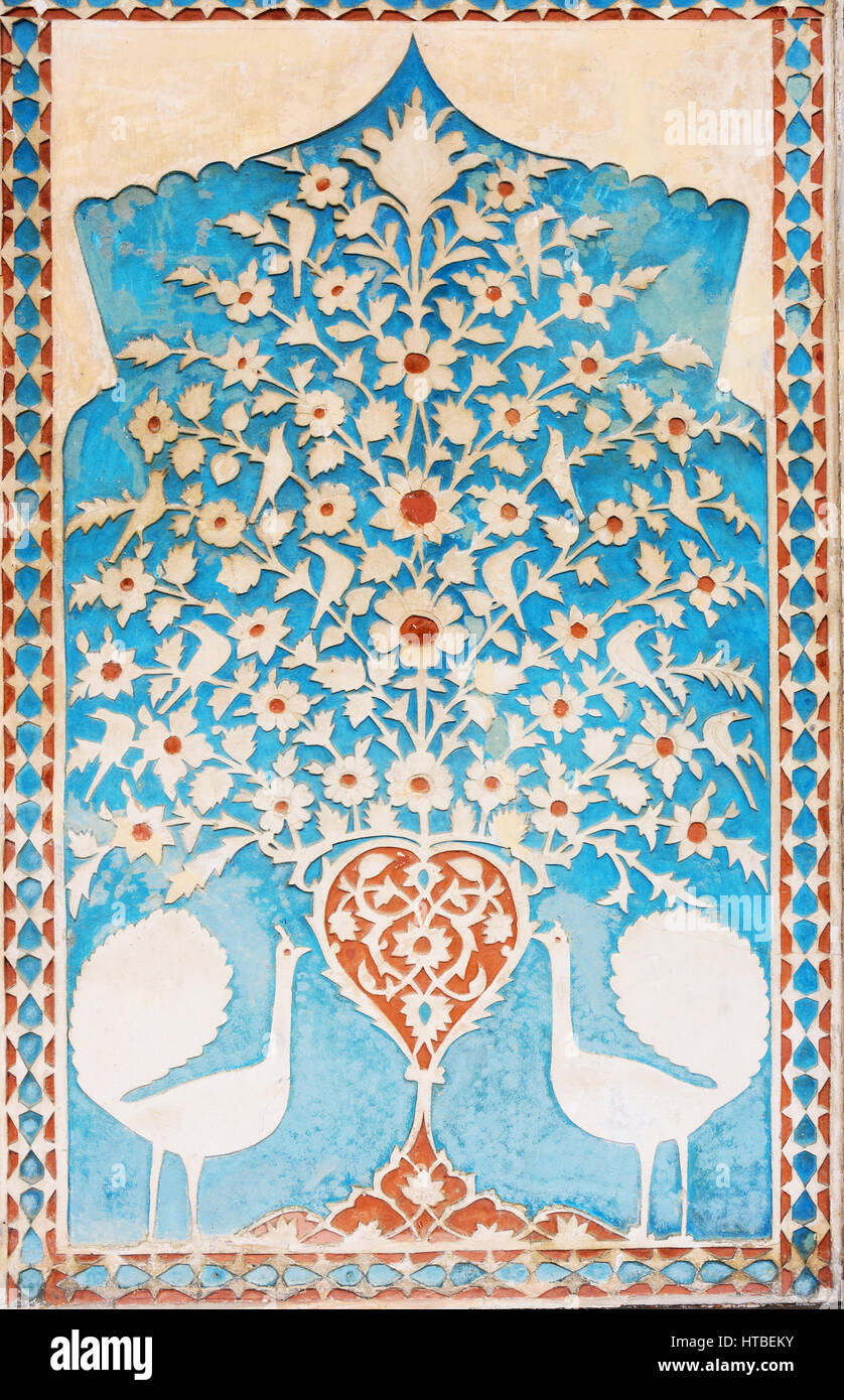 Détail de la décoration de la façade de palais de Sheki Khans. C'était une résidence d'été de Shaki Khans. Il a été construit au 18e siècle. Sheki, Azerbaija Banque D'Images