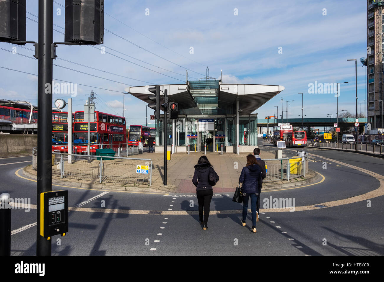 Canning Town Bus Station & Interchange Hub, Canning Town, Londres, Angleterre, Royaume-Uni Banque D'Images
