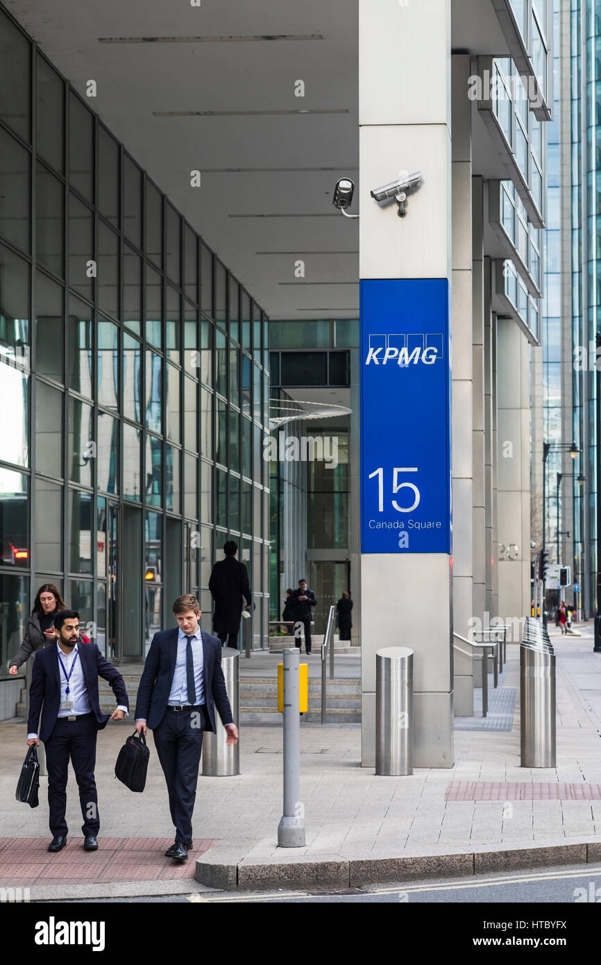 Siège de KPMG, 15 Canada Square, Canary Wharf, les Docklands, Londres, Angleterre, Royaume-Uni Banque D'Images