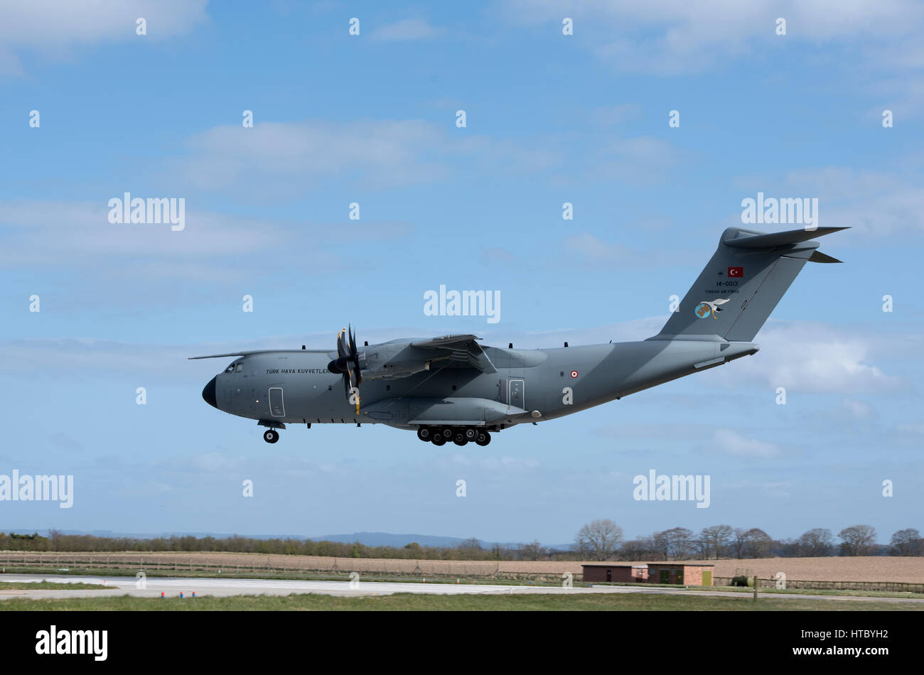 Atlas de l'air turque A400M de transport de troupes militaires sur un exercice conjoint au Royaume-Uni pour atterrir à RAF Lossiemouth du Morayshire, en Écosse. Banque D'Images