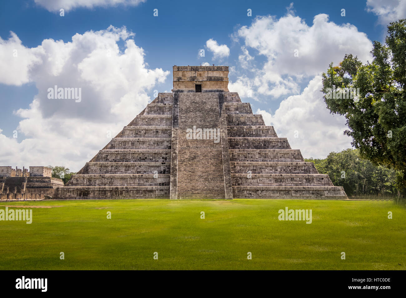 Temple maya pyramide de Kukulkan - Chichen Itza, Yucatan, Mexique Banque D'Images