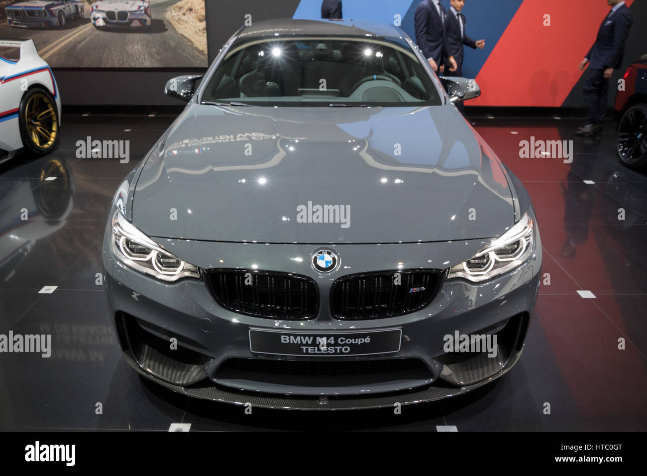 Bruxelles - Jan 19, 2017 : BMW M4 Coupé TELESTO voiture au Motor Show de Bruxelles. Banque D'Images