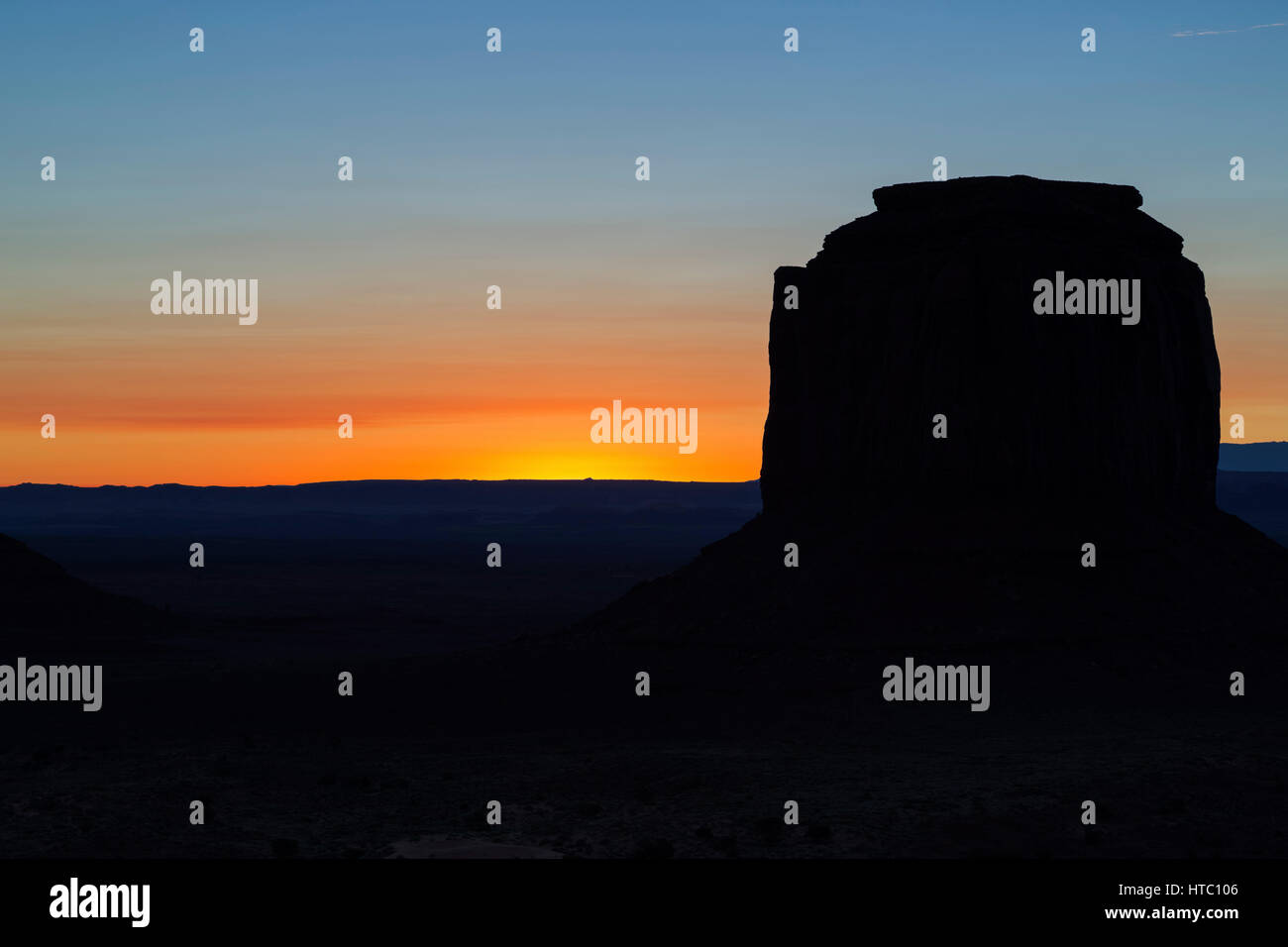 Merrick Butte au lever du soleil, Monument Valley Navajo Tribal Park, Utah, USA Banque D'Images