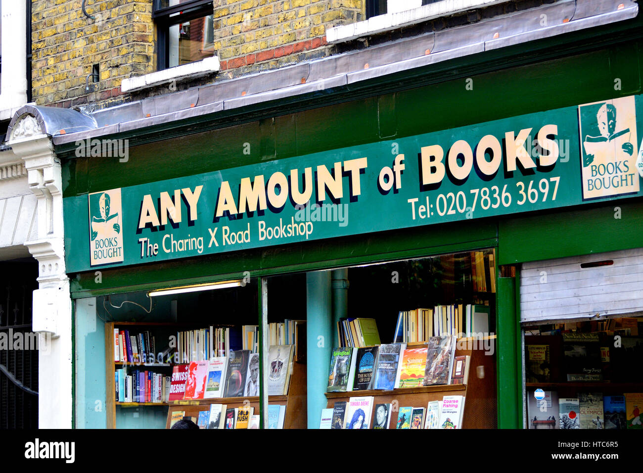 Londres, Angleterre, Royaume-Uni. Toute quantité de livres boutique dans Charing Cross Road (mauvaise grammaire - devrait être un 'numéro') Banque D'Images