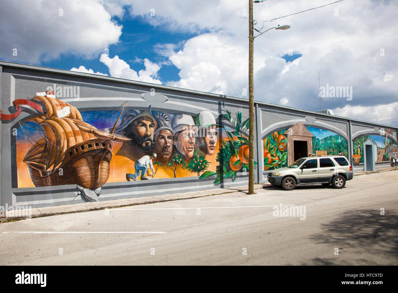 Peintures murales d'art peintes sur les murs extérieurs de Lake Placid Floride connue sous le nom de la ville de murales Banque D'Images
