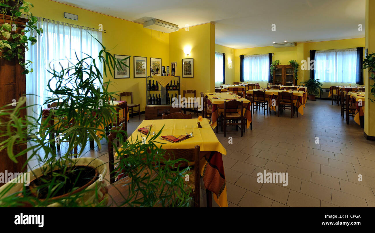 Restaurant italien typique - pas de gens, des tables vides - prêt à dîner, Rome, Italie Banque D'Images